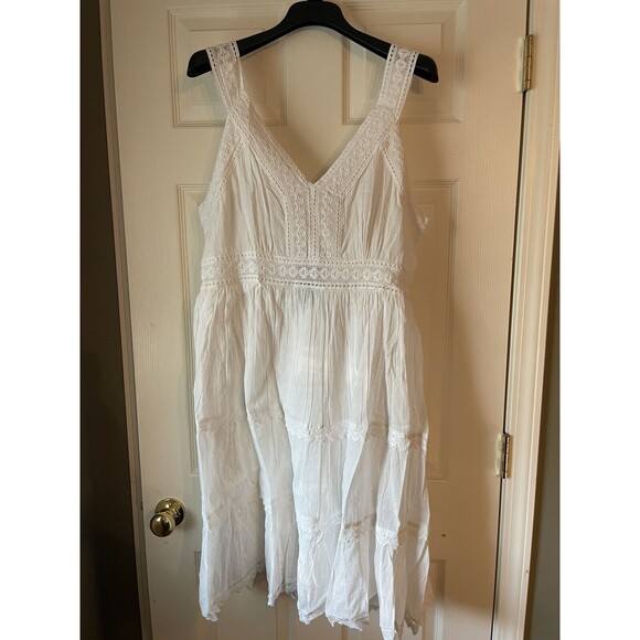 V Neck White Tiered Lace Ruffle Dress Size 2X - Picture 3 of 4